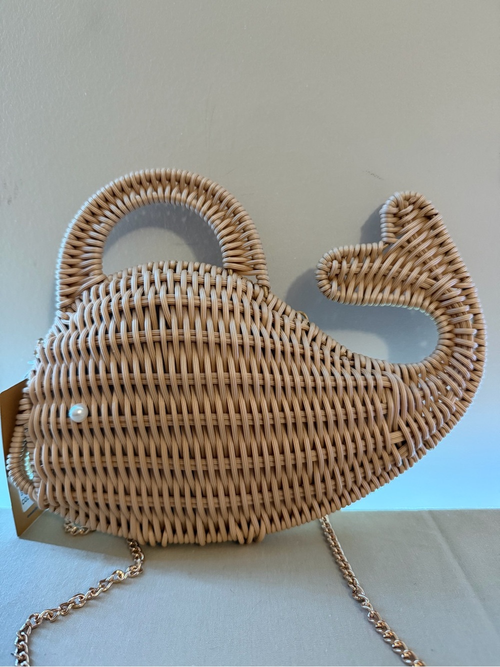 Woven whale-Shaped Straw Crossbody Bag - Natural